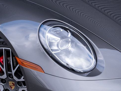 Certified 2024 Porsche 911 Targa 4S image 31