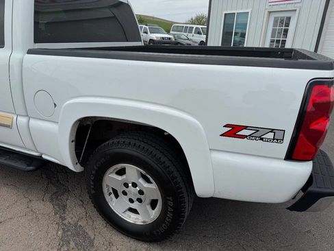Used 2006 Chevrolet Silverado 1500 LT w/ Light Duty Power Package AWD/4WD image 20