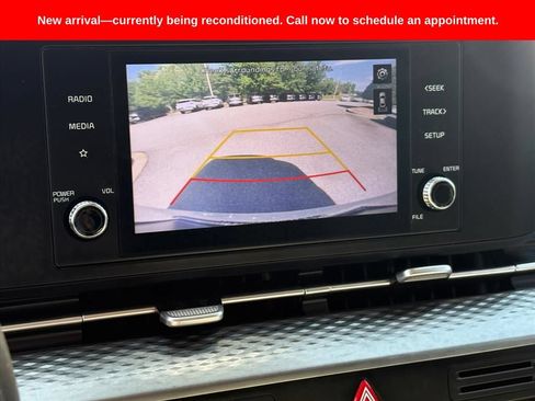 Used 2022 Kia Carnival LX FWD image 10