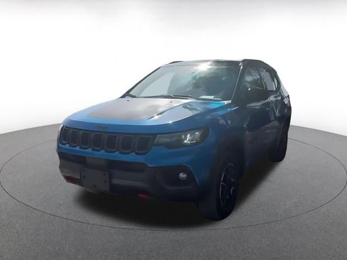 Used 2025 Jeep Compass Trailhawk AWD/4WD image 7