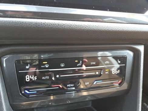 Used 2023 Volkswagen Tiguan SE image 18