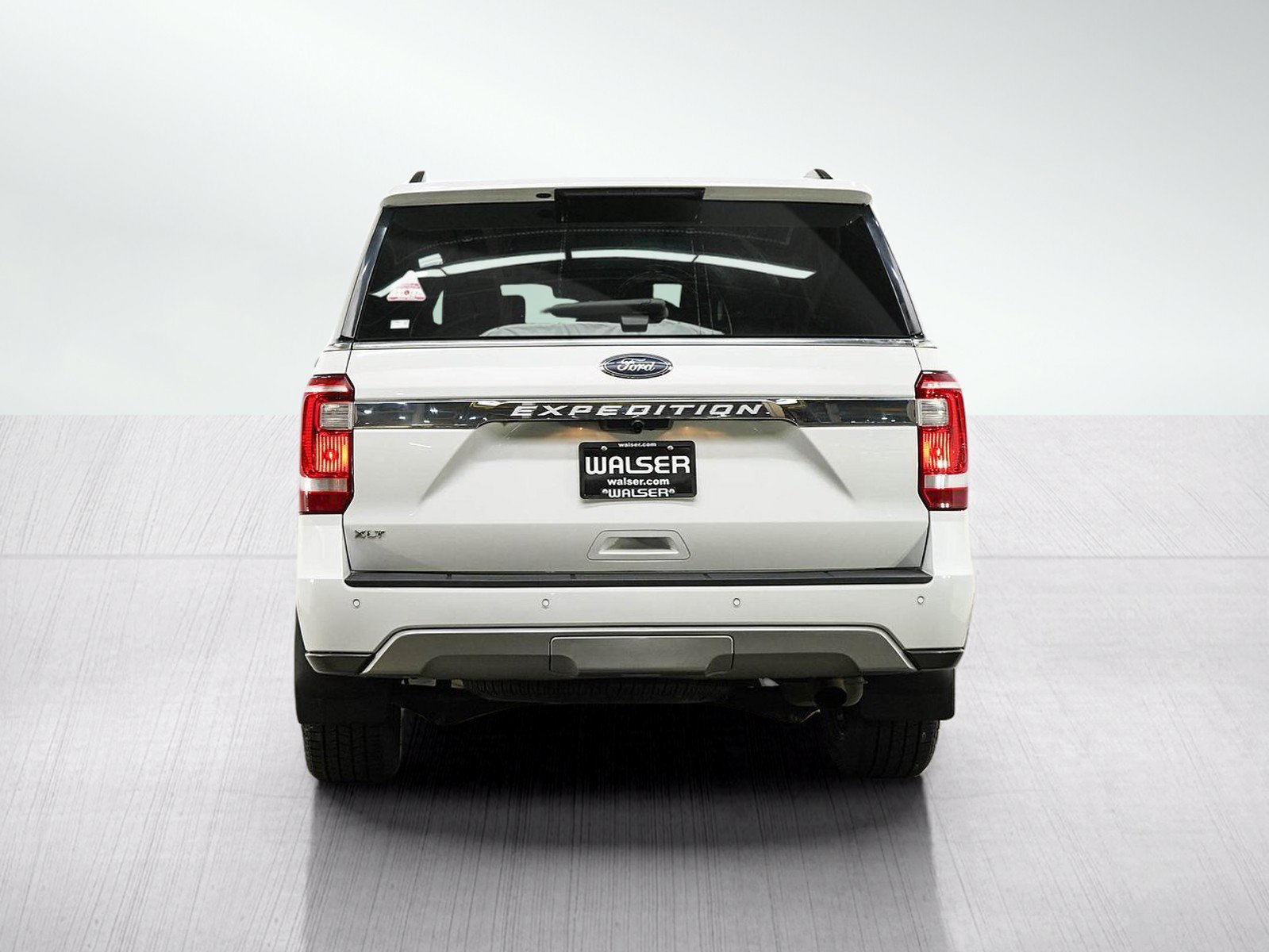 Used 2021 Ford Expedition XLT w/ Equipment Group 202A AWD/4WD image 4