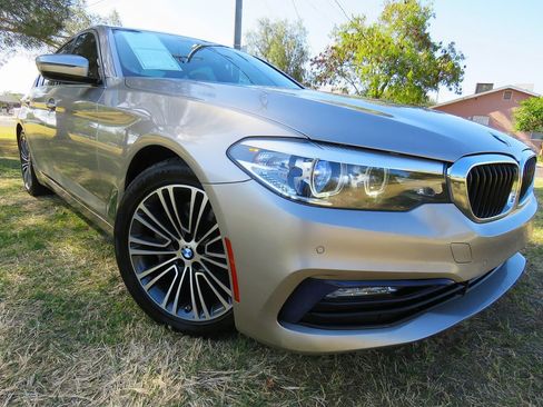 Used 2018 BMW 530i RWD image 11