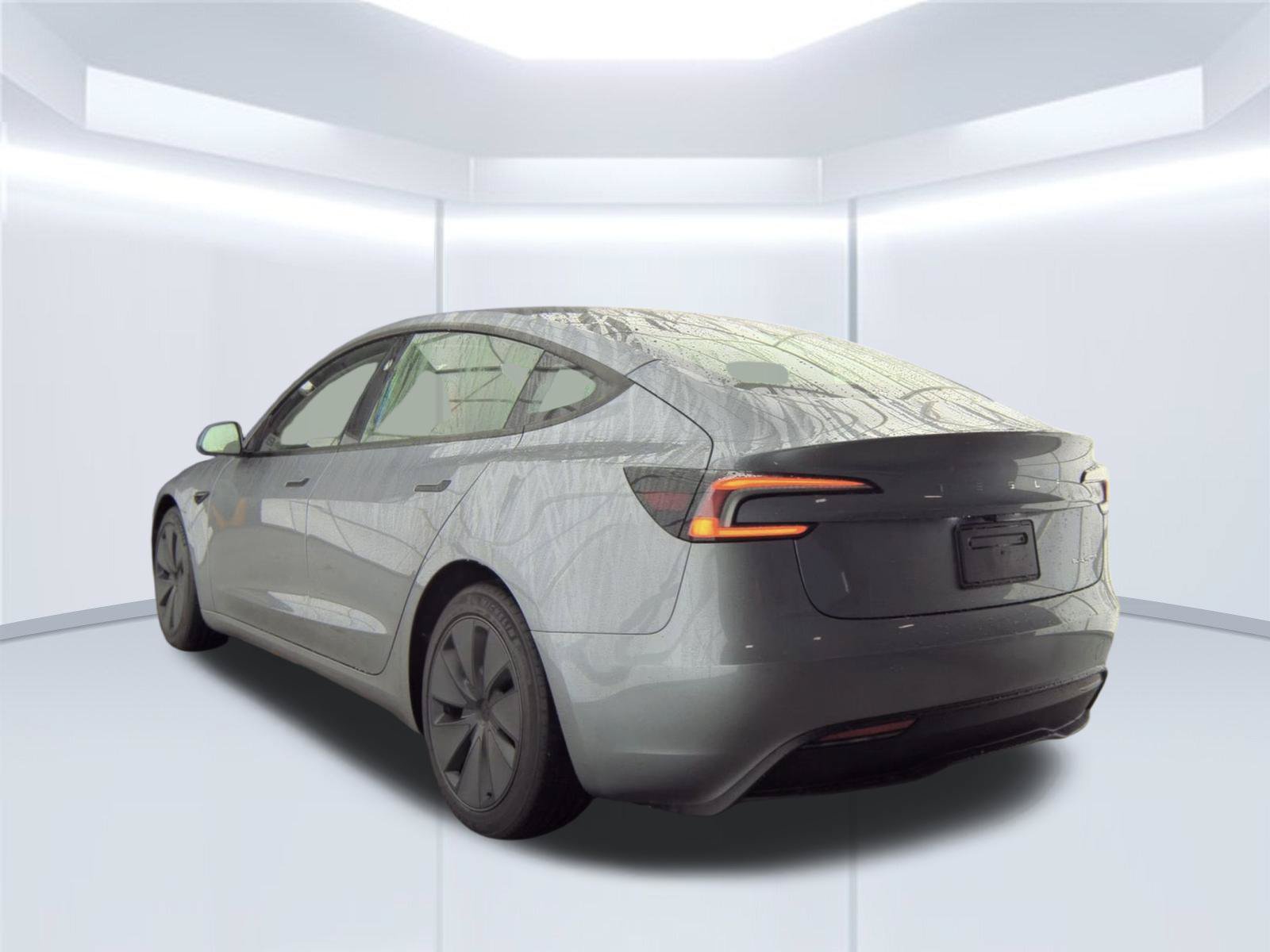 Used 2025 Tesla Model 3 Long Range AWD/4WD image 4
