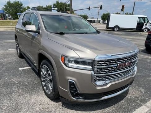Used 2022 GMC Acadia Denali w/ Denali Ultimate Package AWD/4WD image 4