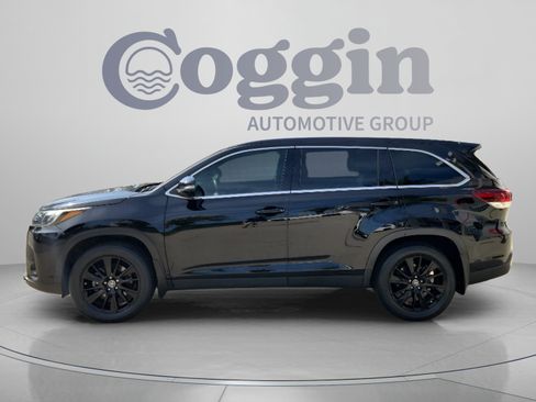 Used 2019 Toyota Highlander SE AWD/4WD image 2