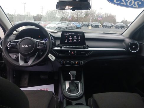 Used 2023 Kia Forte LXS w/ LXS Technology Package image 22