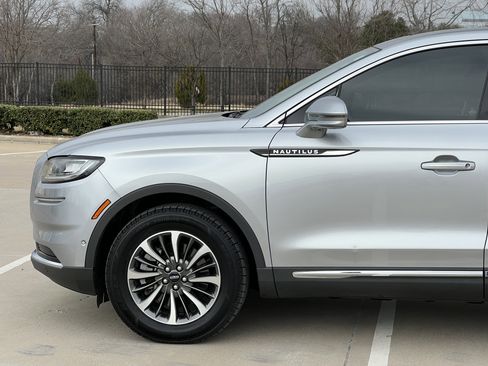 Certified 2022 Lincoln Nautilus Reserve image 5