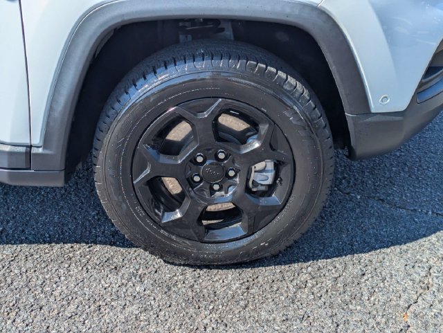 Used 2023 Jeep Compass Trailhawk w/ Trailhawk Elite Group AWD/4WD image 12