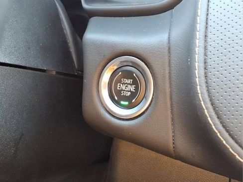 Used 2023 Chevrolet Suburban Premier image 12