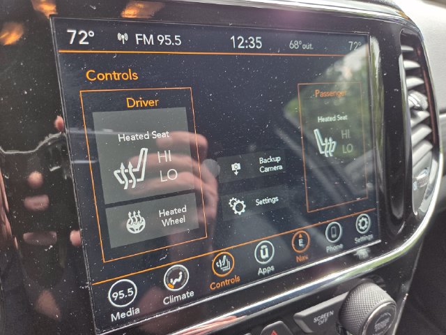 Used 2020 Jeep Grand Cherokee Altitude AWD/4WD image 18