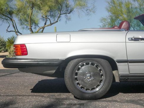 Used 1989 Mercedes-Benz 560 SL image 10