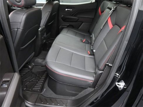 Used 2025 Chevrolet Colorado Z71 w/ Technology Package image 16