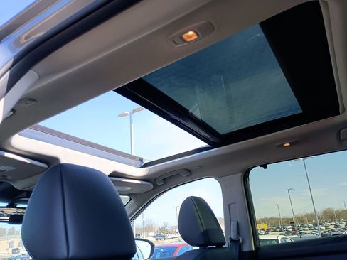 Certified 2025 Nissan Rogue SL w/ SL Premium Package image 28