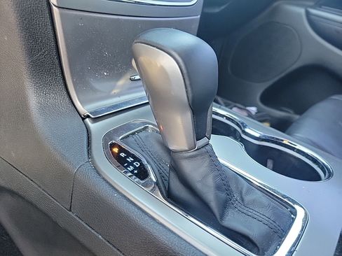 Used 2018 Jeep Grand Cherokee Limited image 46