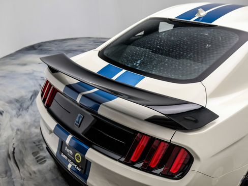 Used 2020 Ford Mustang Shelby GT350R w/ GT350R Equipment Group 920A RWD image 19