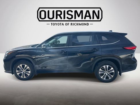 Used 2023 Toyota Highlander XLE image 8