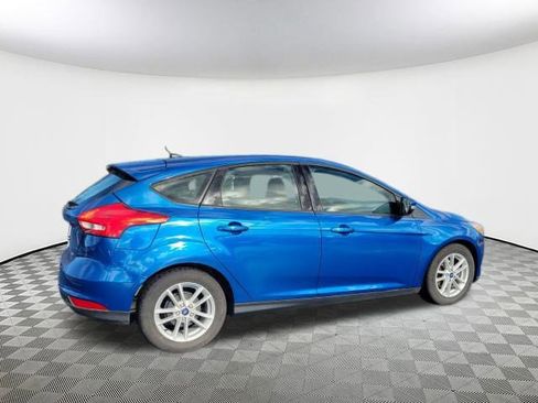 Used 2018 Ford Focus SE w/ Cold Weather Package image 8