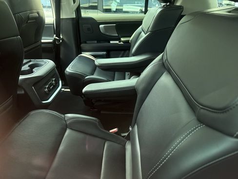 Used 2025 Ford Expedition Platinum w/ Driver's Package AWD/4WD image 12