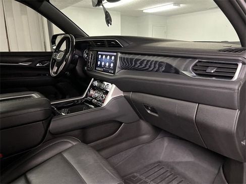Used 2021 GMC Yukon Denali w/ Denali Premium Package image 30