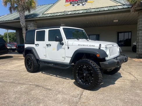 Used 2018 Jeep Wrangler Unlimited Rubicon w/ Connectivity Group image 2