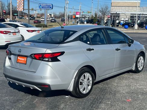 Used 2021 Nissan Versa S FWD image 7