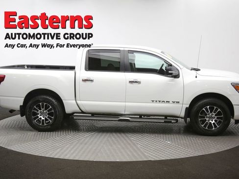Used 2020 Nissan Titan SV w/ SV Convenience Package image 48