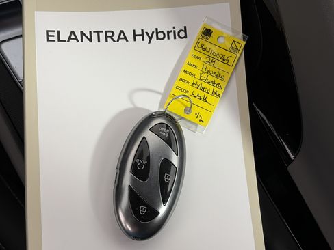 Used 2024 Hyundai Elantra Blue FWD image 36
