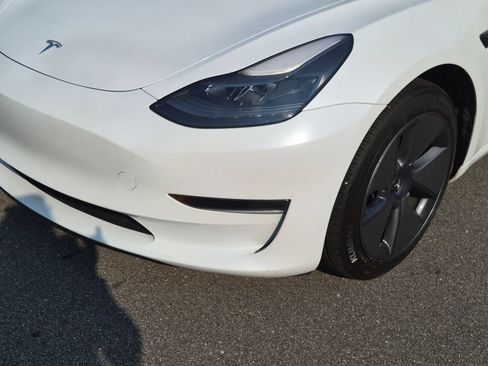 Used 2023 Tesla Model 3 Standard Range RWD image 9