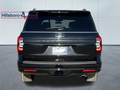 Used 2022 Ford Expedition Limited image 8