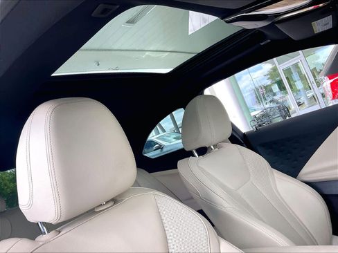 Used 2023 BMW 230i Coupe w/ Convenience Package RWD image 24