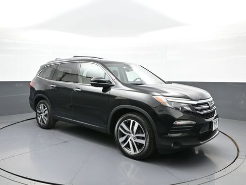 Used 2017 Honda Pilot Elite image 4