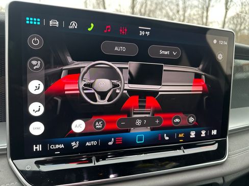 New 2026 Volkswagen Tiguan SE R-Line image 10