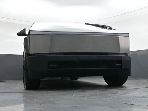 Used 2024 Tesla Cybertruck AWD Crew Cab image 34