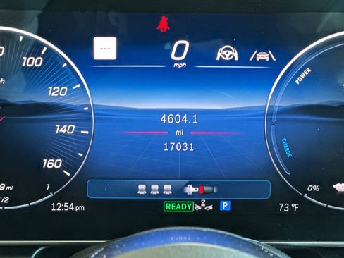 Used 2025 Mercedes-Benz GLC 350e 4MATIC image 24