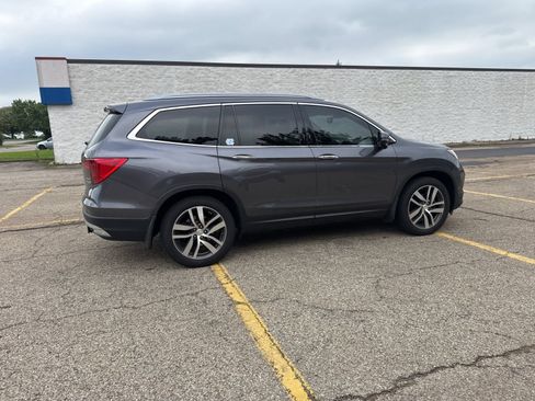Used 2017 Honda Pilot Touring image 27