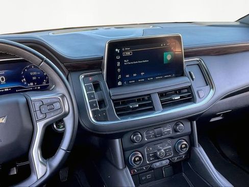 Used 2024 Chevrolet Suburban LT image 9
