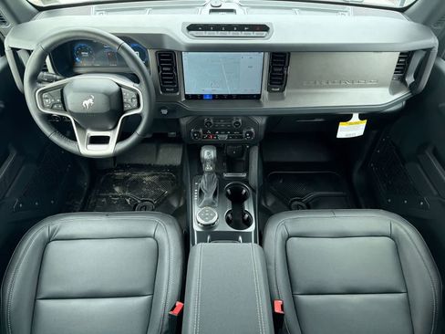 New 2025 Ford Bronco Badlands image 16