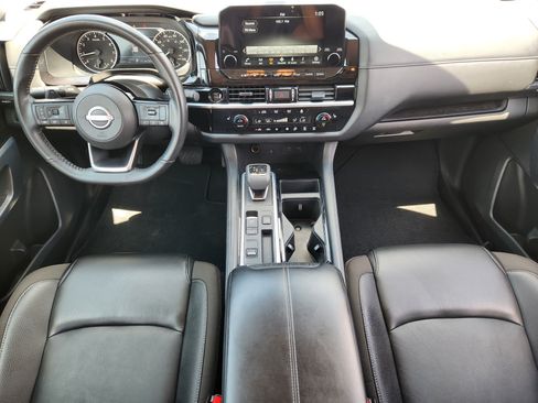 Used 2025 Nissan Pathfinder SL FWD image 25