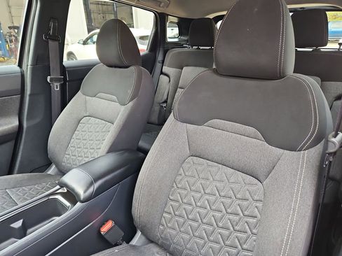 Used 2025 Nissan Kicks SV image 21