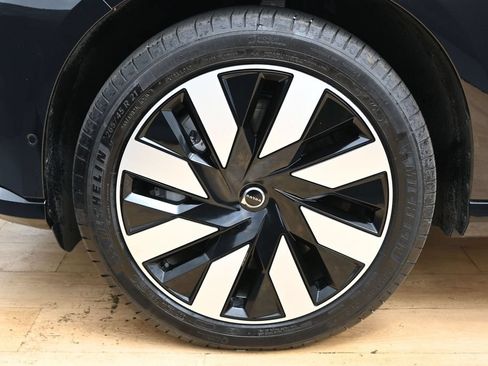 Used 2025 Volvo EX90 Ultra w/ Protection Package Premier AWD/4WD image 13