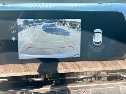 Used 2024 Kia Telluride EX w/ EX Captain's Chair Package FWD image 14