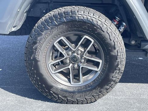 Used 2024 Jeep Gladiator Mojave w/ Convenience Group AWD/4WD image 9