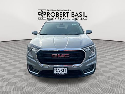 Used 2024 GMC Terrain SLE AWD/4WD image 3