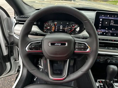 Used 2024 Jeep Compass Limited image 16