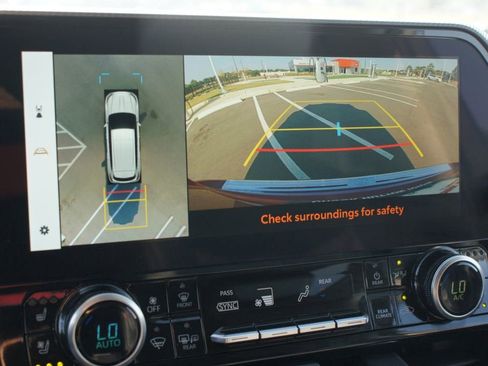 Used 2024 Toyota Highlander Platinum image 7