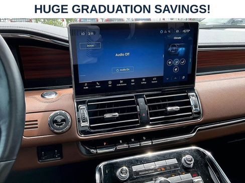 Used 2024 Lincoln Navigator L Reserve AWD/4WD image 7