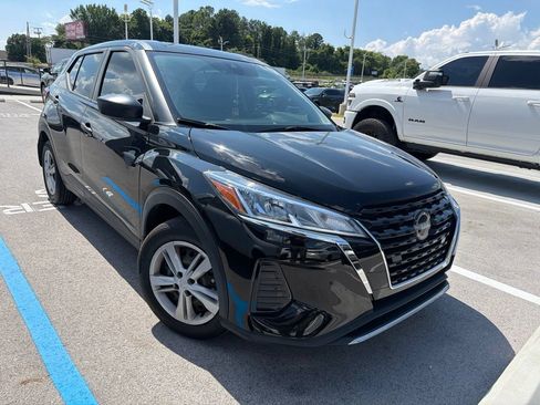 Used 2024 Nissan Kicks S FWD image 2