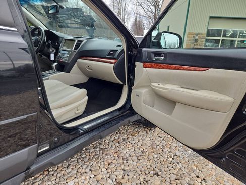 Used 2011 Subaru Outback 2.5i Limited AWD/4WD image 22