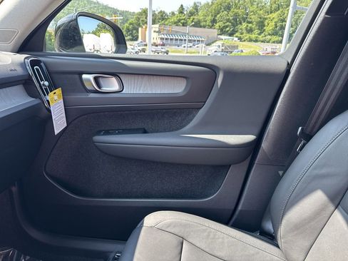 New 2026 Volvo XC40 B5 Core w/ Protection Package Premier image 28